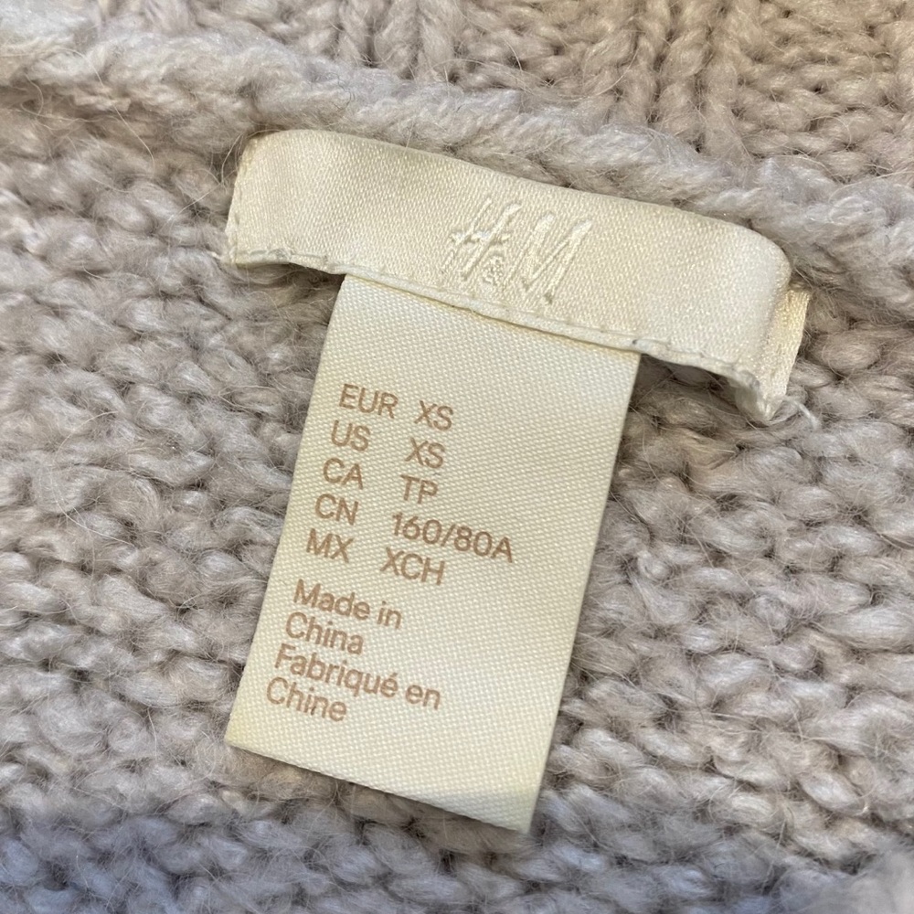 H&M Sweater - Picture 4 of 4